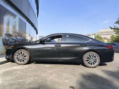 Lexus ES 300h Excellence Edition - ფოტო 10