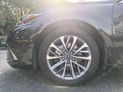 Lexus ES 300h Excellence Edition - ფოტო 3