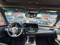 Lexus ES 300h Excellence Edition - ფოტო 6