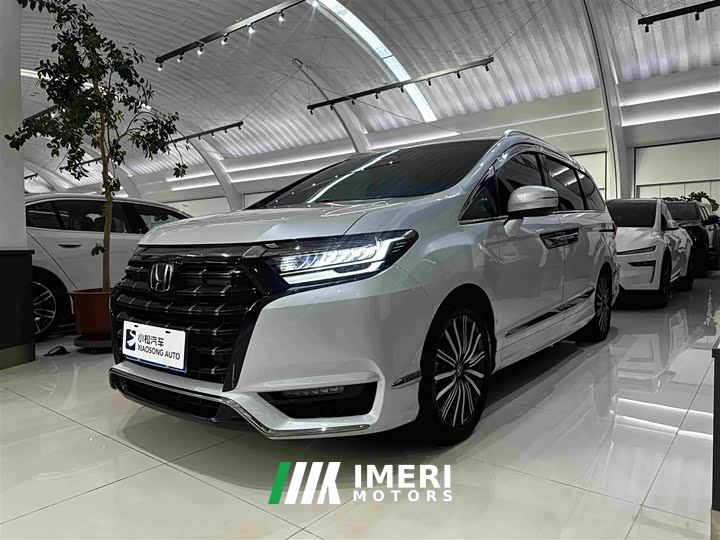 Honda Odyssey 2.0L e:HEV Luxury - автомобиль из Китая