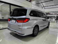 Honda Odyssey 2.0L e:HEV Luxury - фото 6