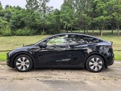 Tesla Model Y Rear-Wheel Drive - ფოტო 2