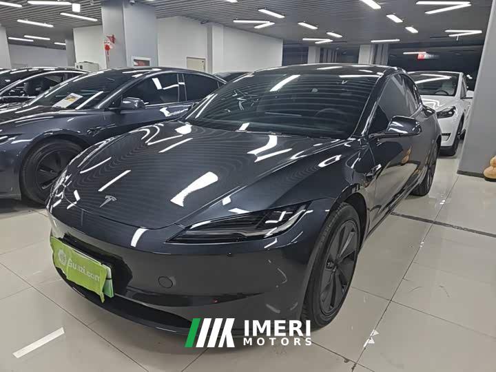 Tesla Model 3 Rear-Wheel Drive - автомобиль из Китая