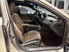 Lexus ES 300h Excellence Edition - ფოტო 15