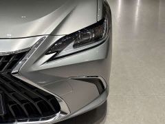Lexus ES 300h Excellence Edition - ფოტო 4
