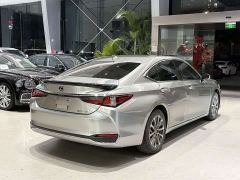 Lexus ES 300h Excellence Edition - ფოტო 7