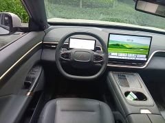 Dongfeng eπ008 210Max Extended Range 6-Seater - фото 10