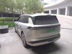 Dongfeng eπ008 210Max Extended Range 6-Seater - фото 4