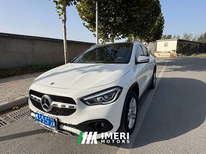 Mercedes-Benz GLA 200