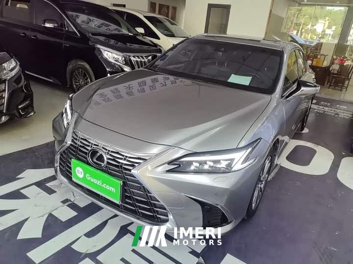 Lexus ES 300h Premium Edition