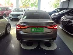 Lexus ES 300h Premium Edition - ფოტო 5