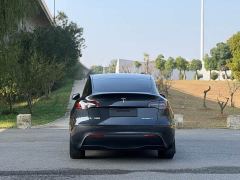 Tesla Model Y Rear-Wheel Drive - ფოტო 18