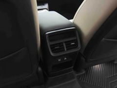 Volvo XC70 Plug-in Hybrid Two-Wheel Drive Long Range Core - фото 6