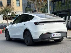 Tesla Model Y Rear-Wheel Drive - ფოტო 4