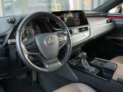 Lexus ES 200 Excellence Edition - ფოტო 9
