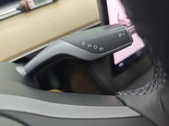 Tesla Model Y Standard Range RWD - ფოტო 13