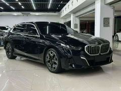 BMW 5 Series 530Li Premier Luxury Package - ფოტო 3