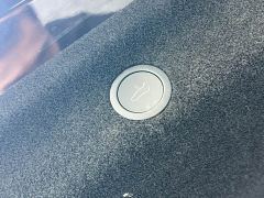 Tesla Model Y Rear-Wheel Drive - ფოტო 19