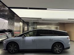 Li Auto i8 Standard Edition - ფოტო 14