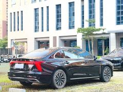 Hongqi H5 2.0T Automatic Smart Connected Flagship Comfort Edition - фото 10