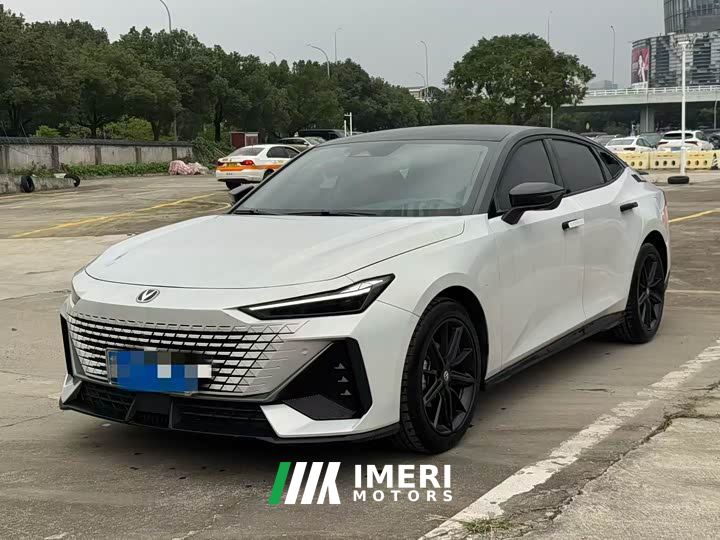 Changan UNI-V 1.5T Premium - ავტომობილი ჩინეთიდან