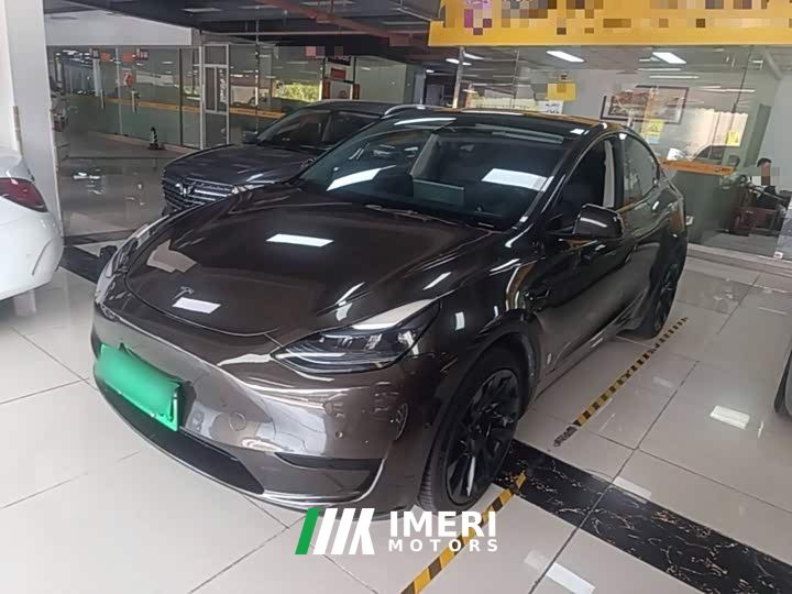 Tesla Model Y Facelift Rear-Wheel Drive