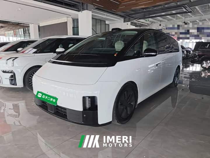 Li Auto Li Xiang MEGA Ultra - car from China