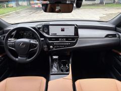 Lexus ES 300h Excellence Edition - ფოტო 4