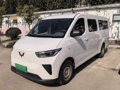 Wuling Yangguang 300km Comfort Passenger Van 60kW - фото 1