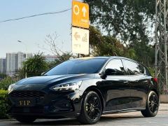 Ford Focus Hatchback EcoBoost 180 Automatic ST Line - фото 1