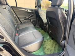 Ford Focus Hatchback EcoBoost 180 Automatic ST Line - фото 13