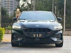 Ford Focus Hatchback EcoBoost 180 Automatic ST Line - фото 2