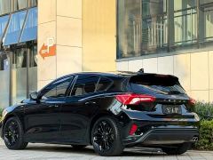 Ford Focus Hatchback EcoBoost 180 Automatic ST Line - фото 4