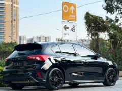 Ford Focus Hatchback EcoBoost 180 Automatic ST Line - фото 6