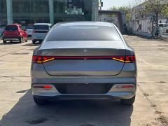 BYD Qin PLUS Glory Edition DM-i 55KM Leading - фото 5