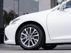 Lexus ES 300h Premium Edition - ფოტო 8