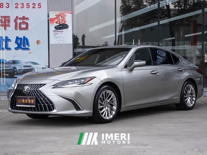 Lexus ES 300h Executive Edition - ავტომობილი ჩინეთიდან
