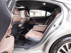 Lexus ES 300h Executive Edition - ფოტო 10