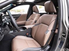 Lexus ES 300h Executive Edition - ფოტო 11