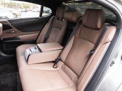 Lexus ES 300h Executive Edition - ფოტო 12