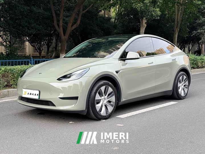 Tesla Model Y Facelift Rear-Wheel Drive