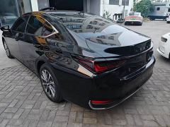 Lexus ES 200 Premium Edition - ფოტო 4