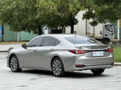 Lexus ES 300h Excellence Edition - ფოტო 16
