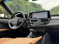 Lexus ES 200 Excellence Edition - ფოტო 12