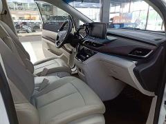 Buick GL8 Land Business Class Comfort Edition - ფოტო 4