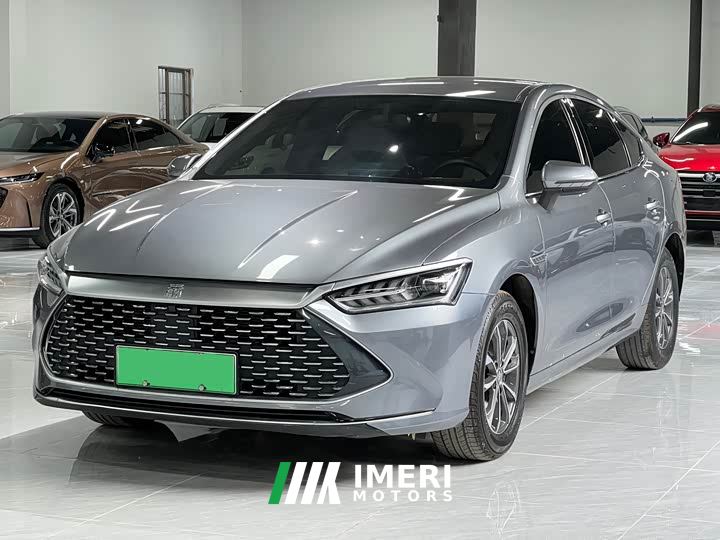BYD Qin PLUS Glory Edition DM-i 55KM Leading - автомобиль из Китая
