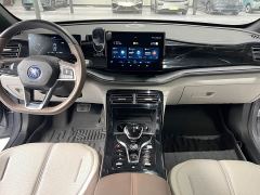 BYD Qin PLUS Glory Edition DM-i 55KM Leading - фото 9