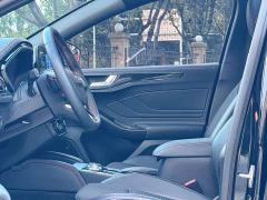 Ford Focus Hatchback EcoBoost 180 Automatic ST Line - ფოტო 11