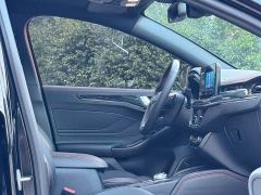 Ford Focus Hatchback EcoBoost 180 Automatic ST Line - ფოტო 12