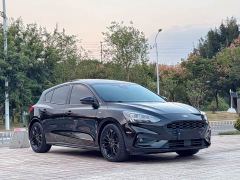 Ford Focus Hatchback EcoBoost 180 Automatic ST Line - ფოტო 3